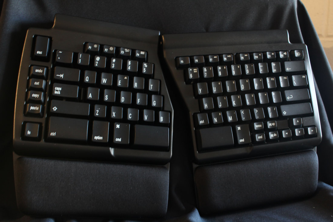 Fully split - 2 piece - black keyboard